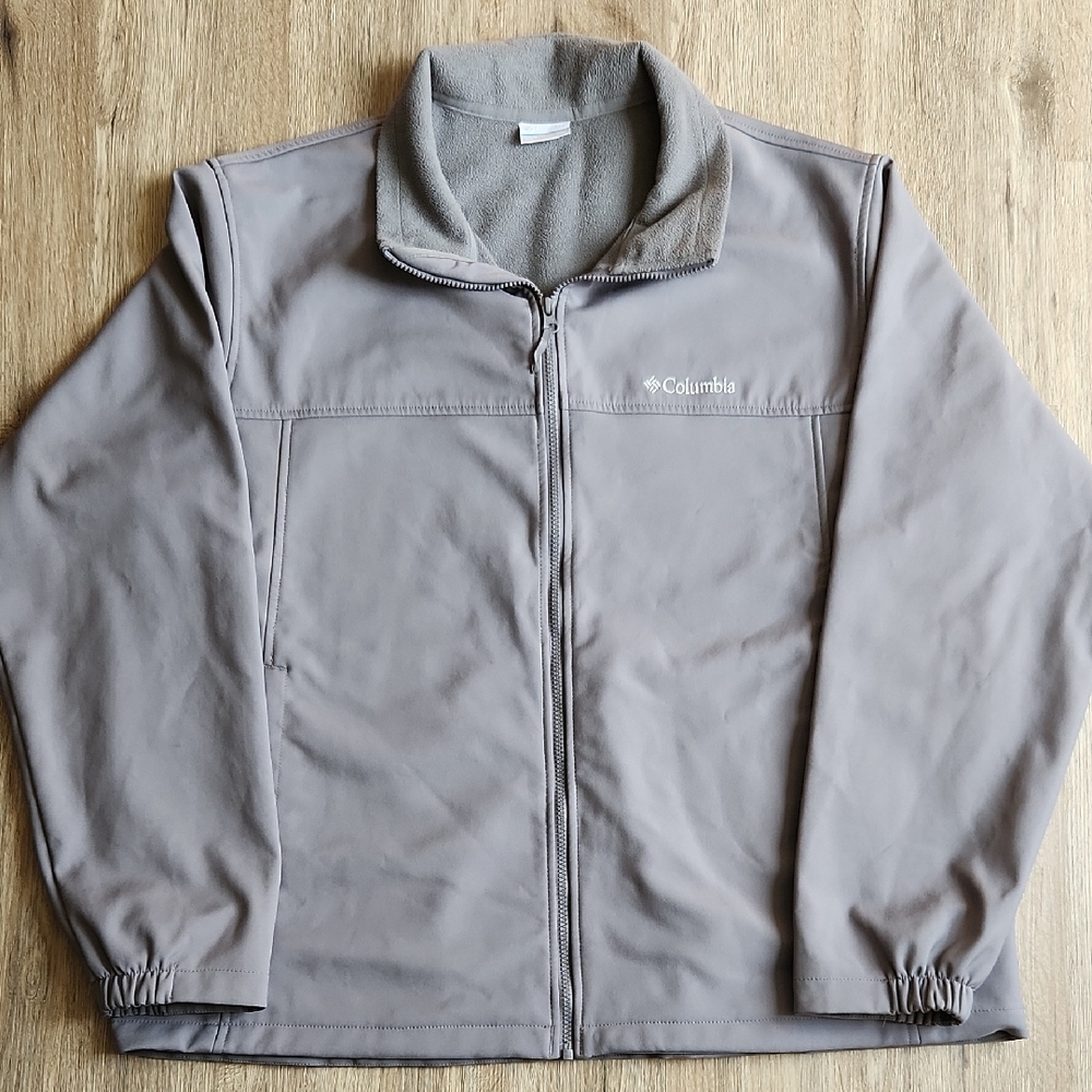 Columbia Men's Light Gray Full-Zip Softshell Jacket